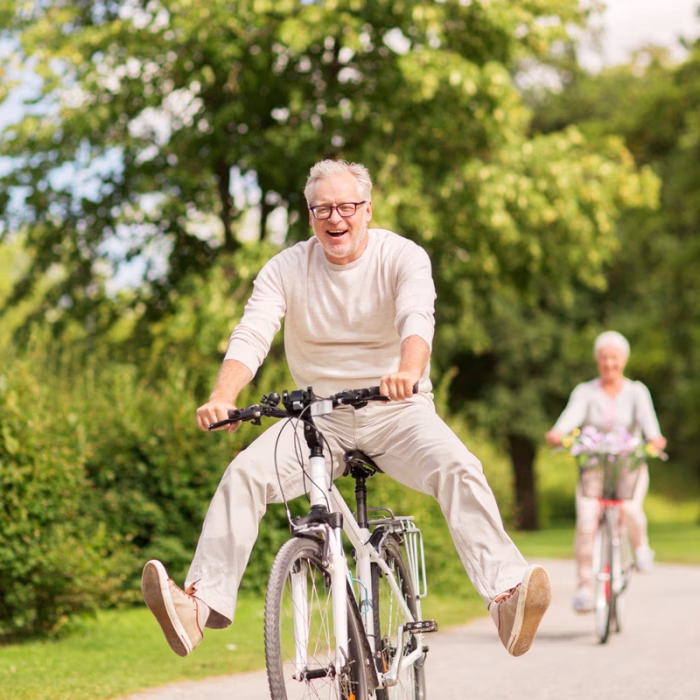 Senior Living vs. Aging at Home: Which Option Is Right for You?